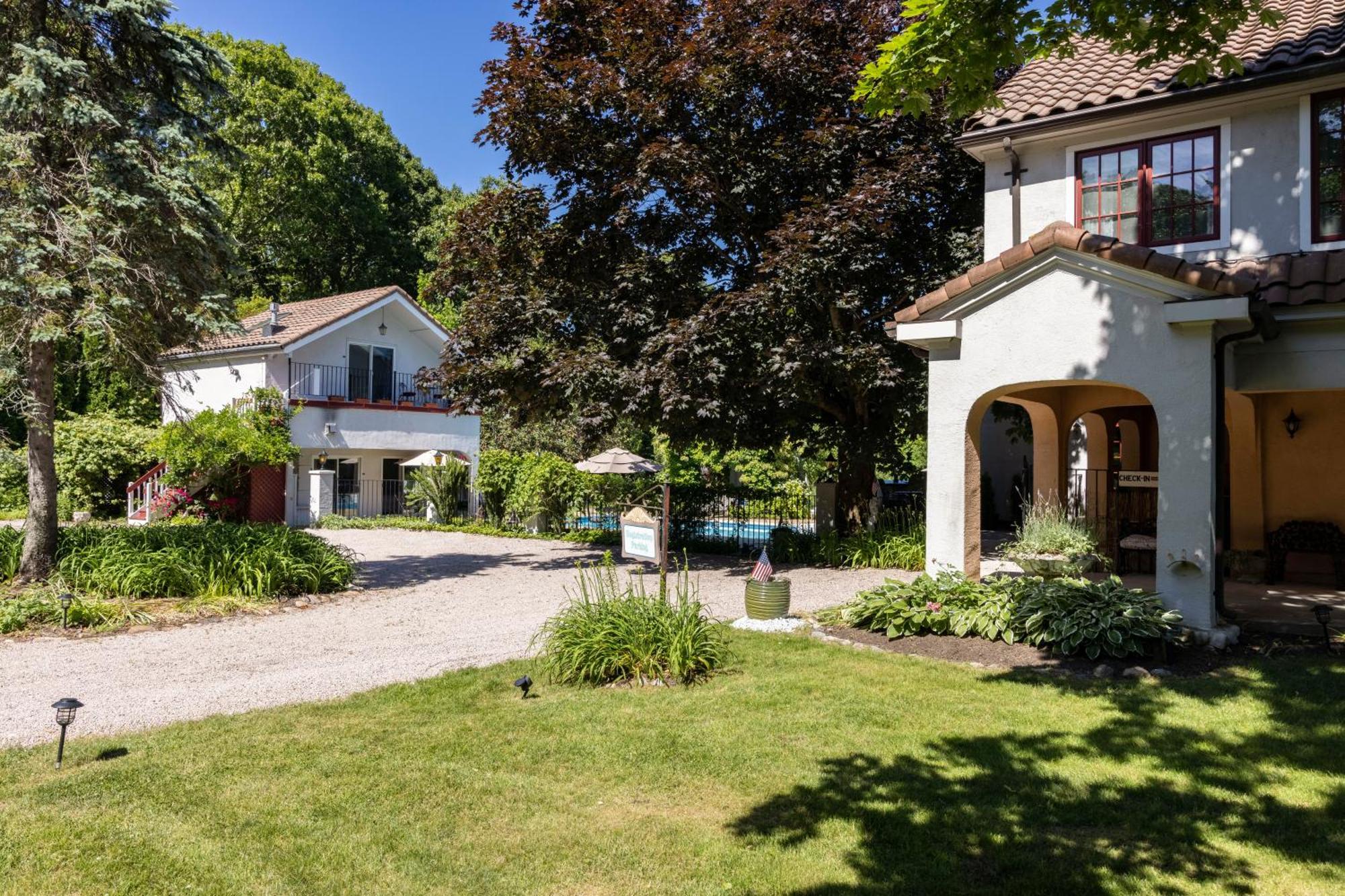 The Villa Bed And Breakfast Westerly Exterior photo
